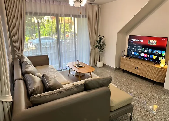 Spacious And Peaceful 3 Bedrooms Detached House Inside