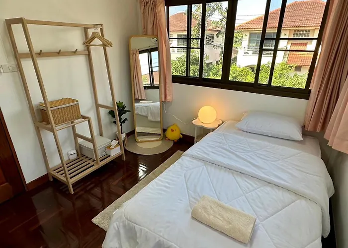 Spacious And Peaceful 3 Bedrooms Detached House Inside *