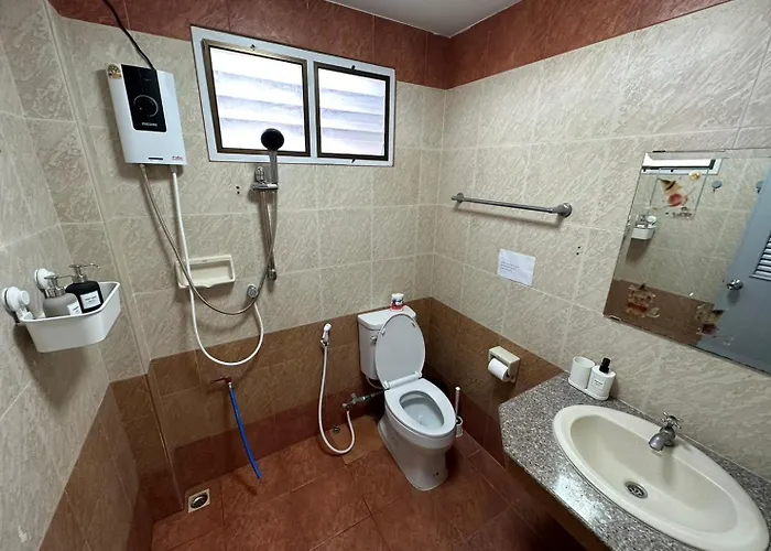 Spacious And Peaceful 3 Bedrooms Detached House Inside Holiday home *