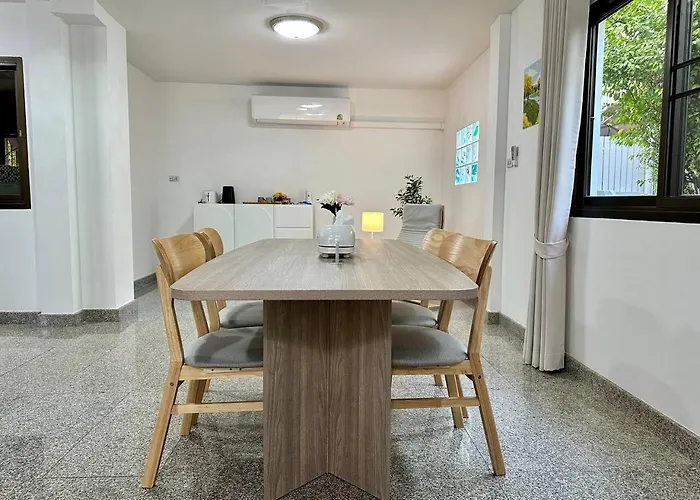 Spacious And Peaceful 3 Bedrooms Detached House Inside *